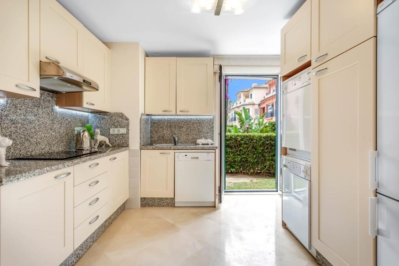 Yolo Spaces - Sotogrande - Puerto Boutique Apartment Exterior foto